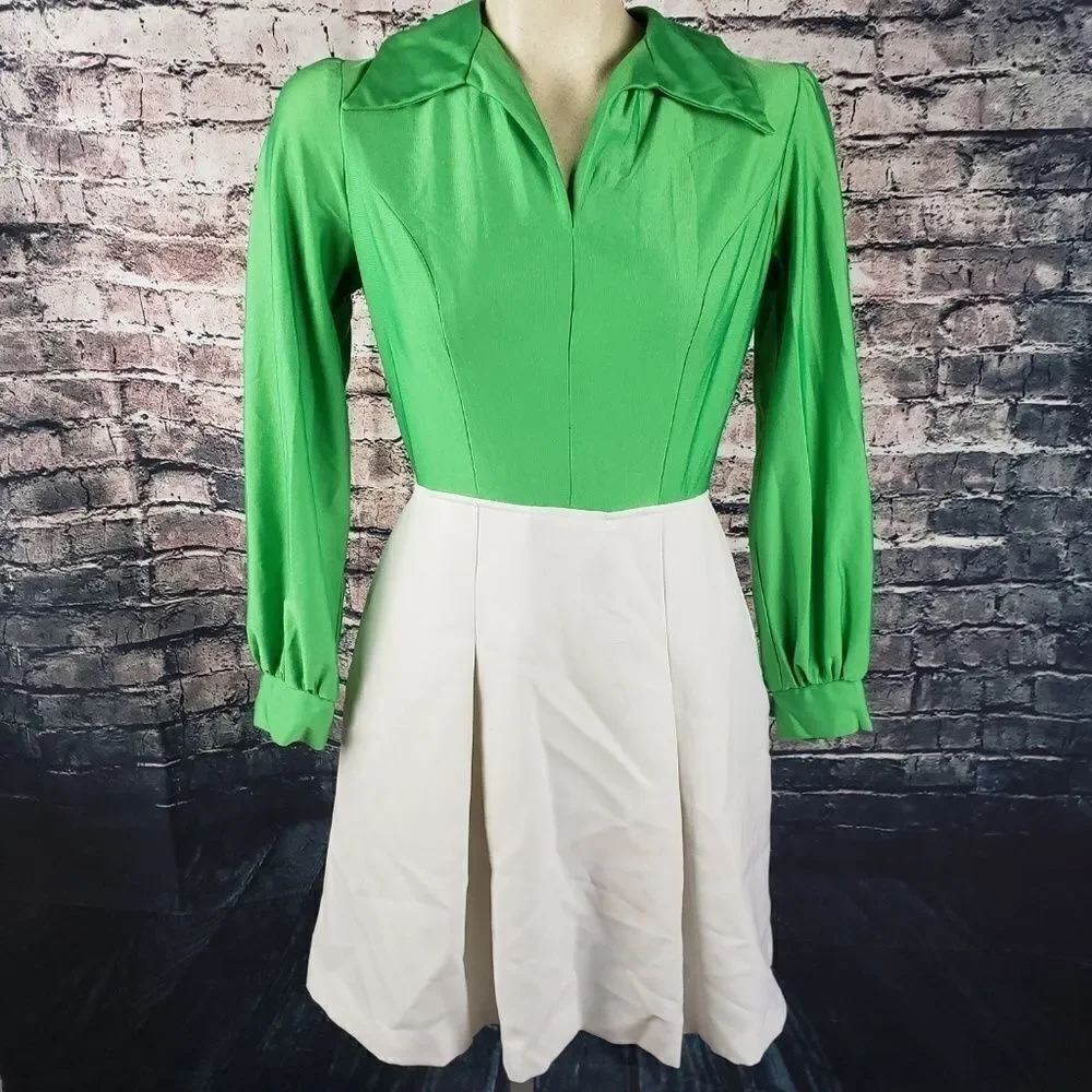 Vintage Long Sleeve Tennis Dress with Sweater Vest - Picture 4 of 8
